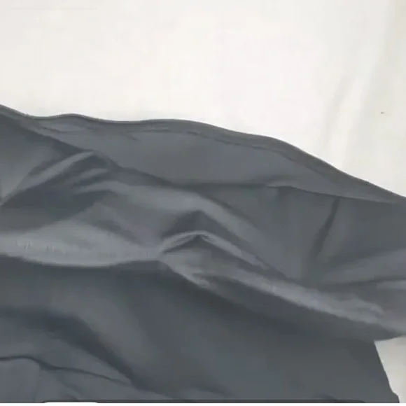 Elegant Black and White Strapless Dress - Picture 5 of 10